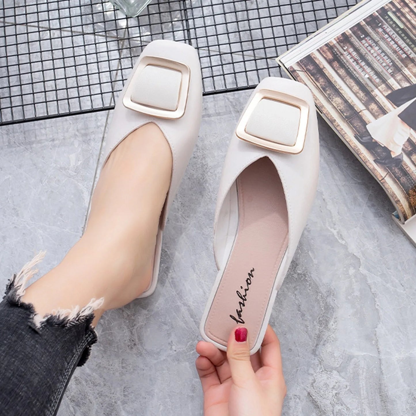Flat Retro Women Sandals Fashion Spring And Summer Solid Color Round Toe Shoes Non Slip  Simple Metal Women Shoes