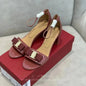 Summer leather sandals with thick heels